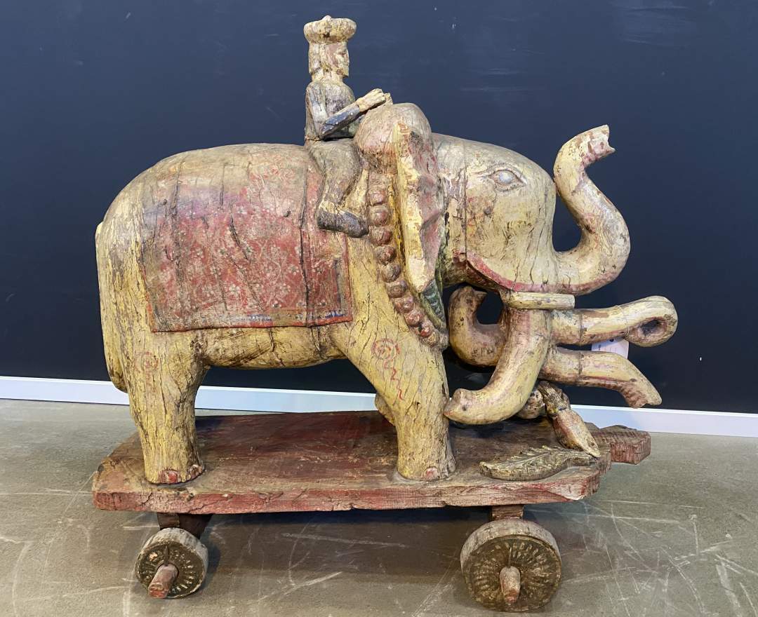 Elefant mit Reiter (Elefant mit Mahout)