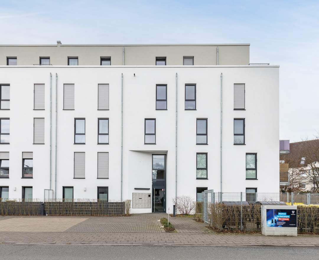 PW Immobilien GmbH - Modernes Penthouse in Köln-Lövenich: Perfekte Lage & 55 m² Dachterrasse!